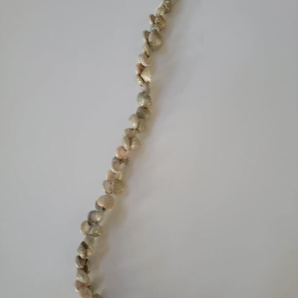 Natural Shell Bead Necklace in Beige and Cream Boho Coastal Style Beach Jewelry - Picture 6 of 10